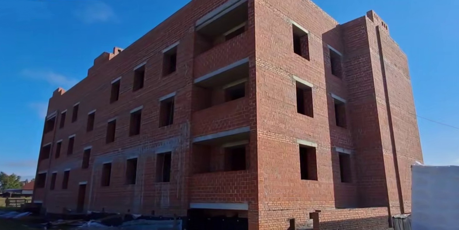 До конца года в двух саратовских райцентрах возведут дома для медиков До конца года в двух саратовских райцентрах возведут дома для медиков